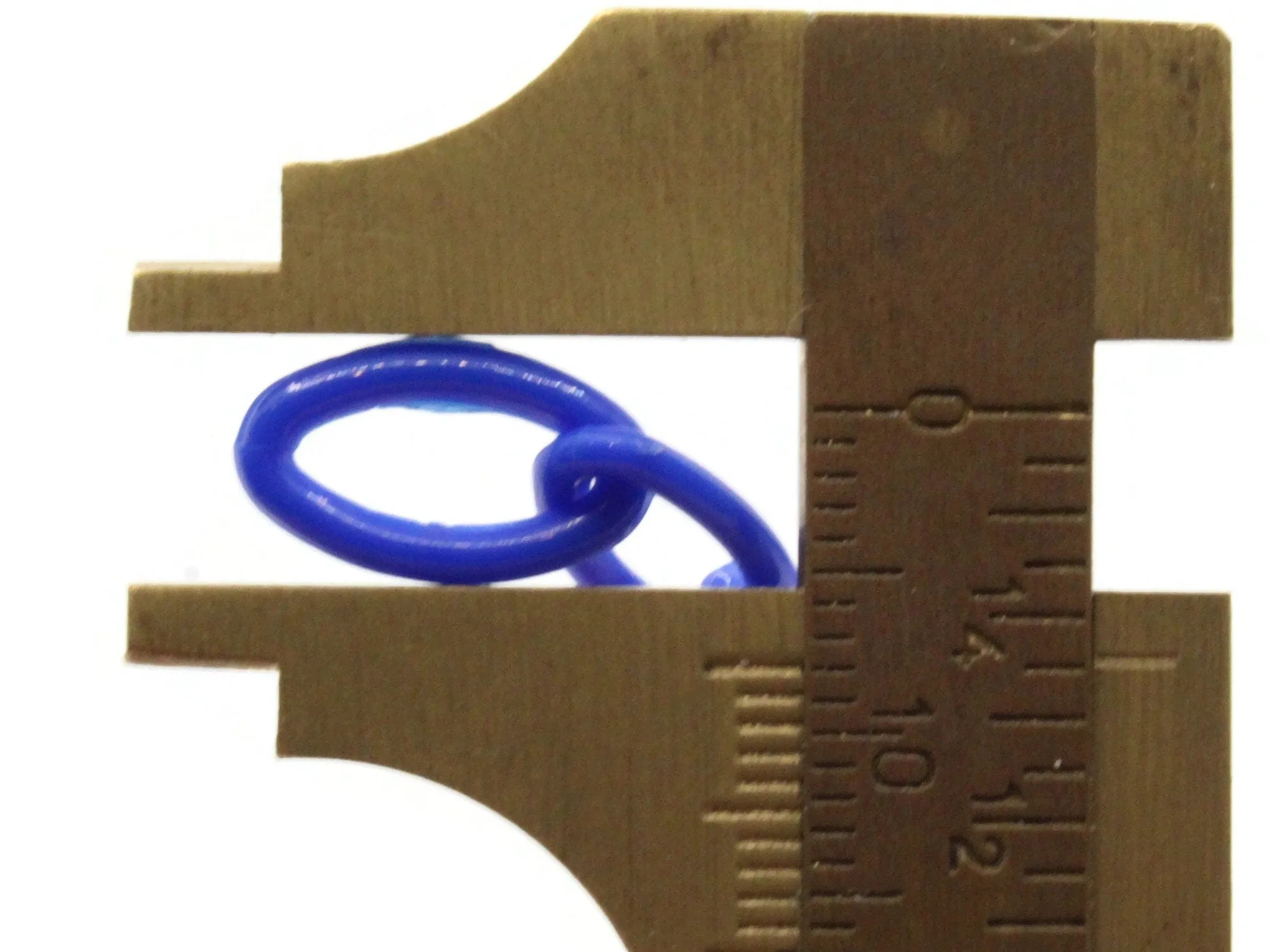 15.75 Inch Royal Blue Plastic Oval Chain - 40cm Chain - 13x8mm Links