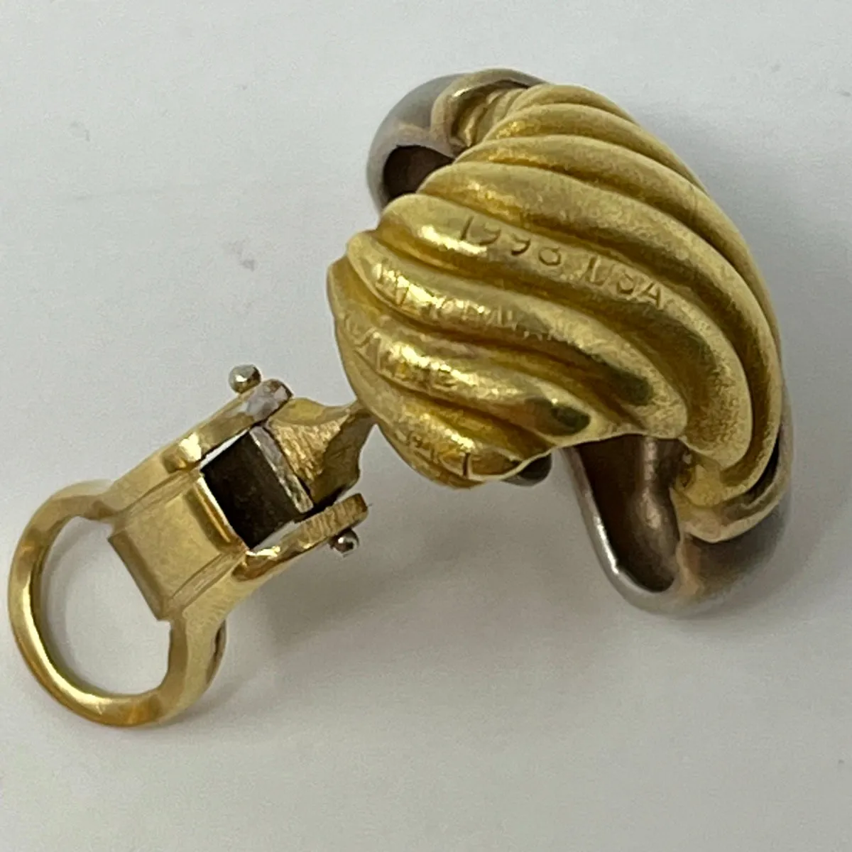 18K Gold Earclips with 14 Diamonds