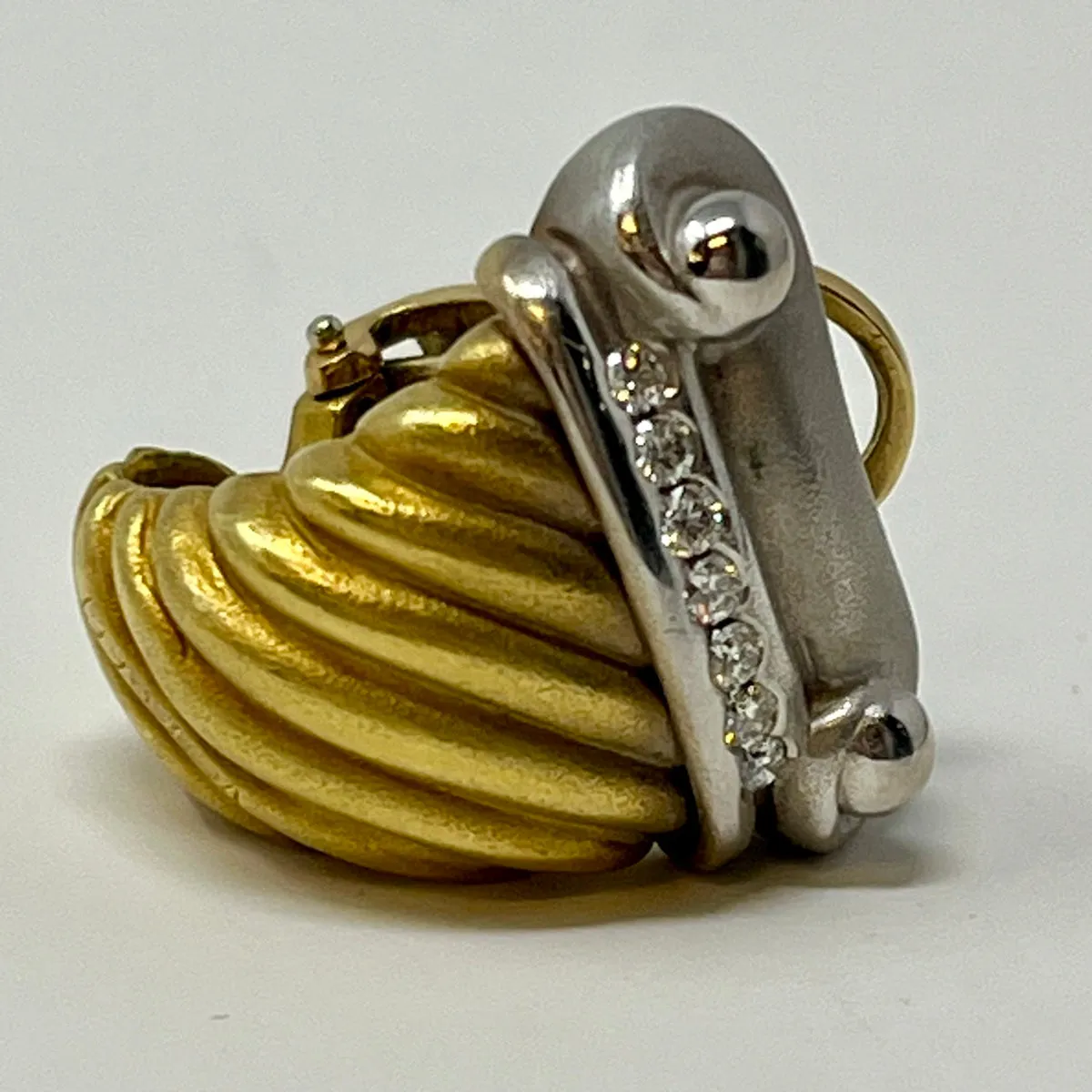 18K Gold Earclips with 14 Diamonds