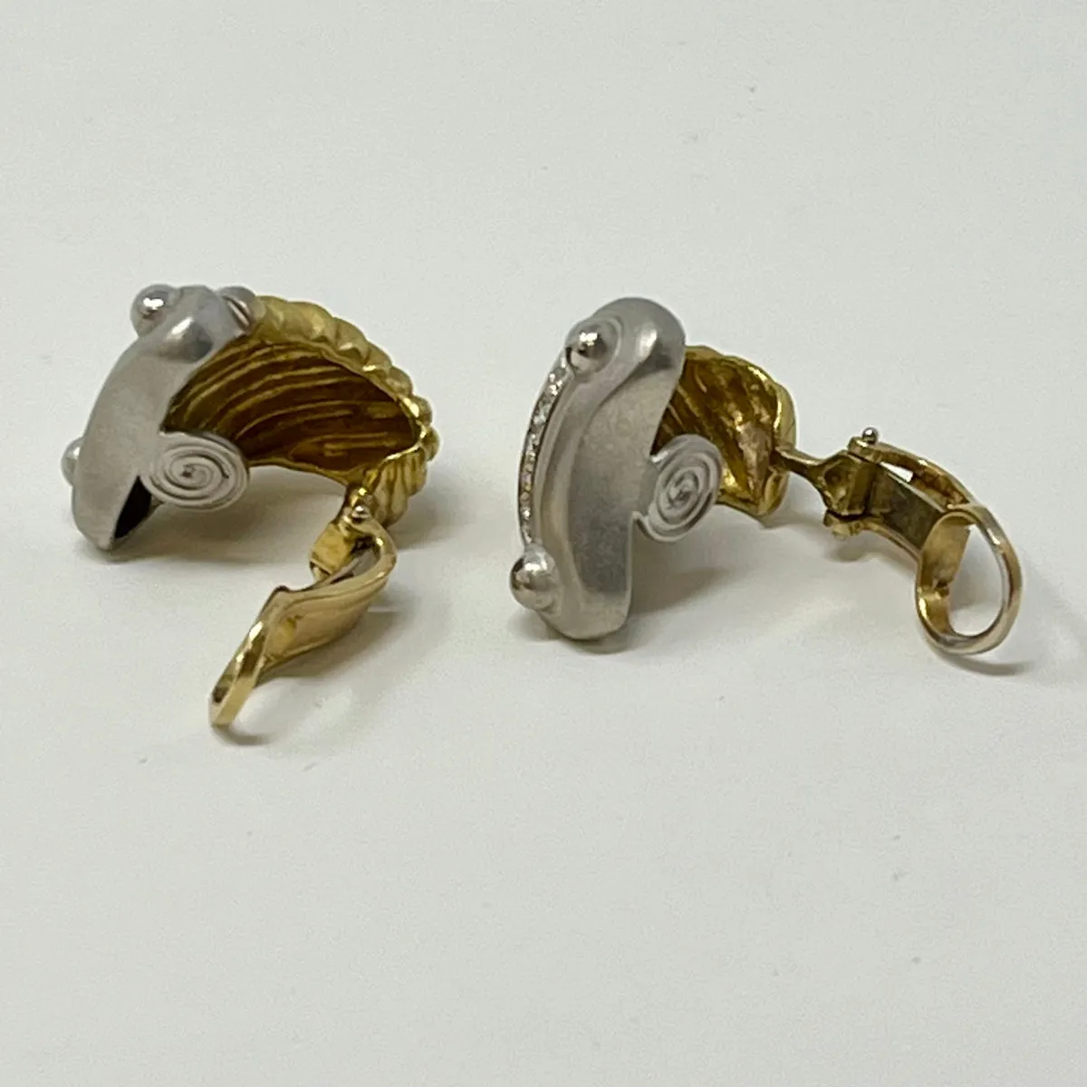 18K Gold Earclips with 14 Diamonds