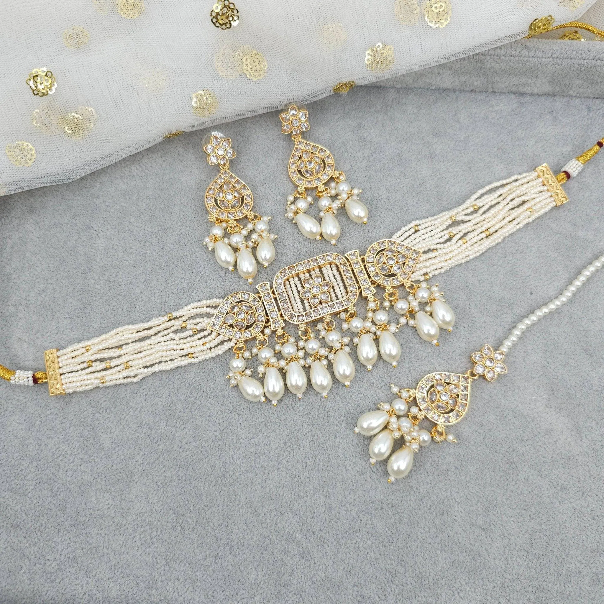 Aditi Choker Necklace Set