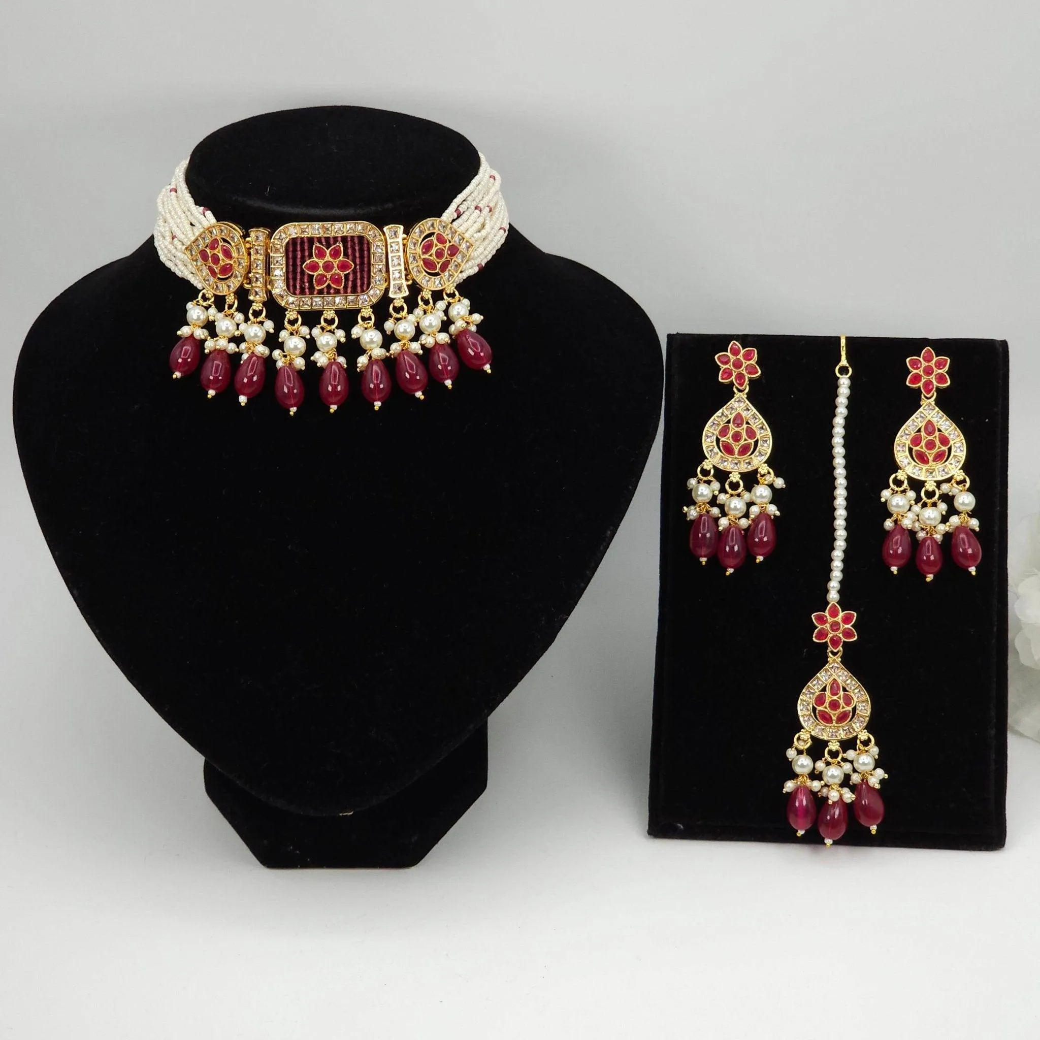 Aditi Choker Necklace Set