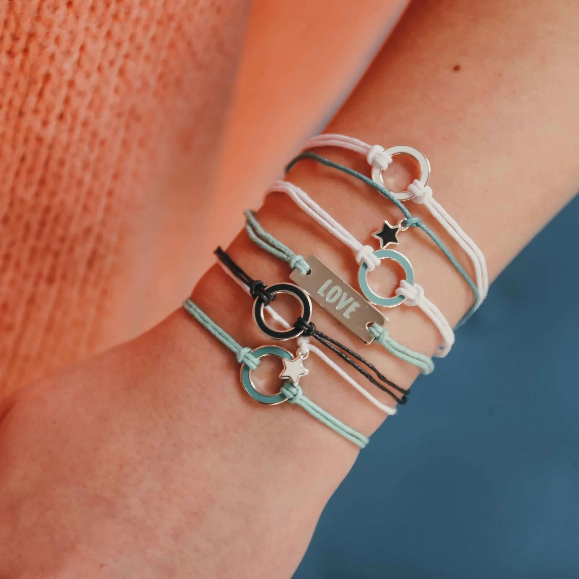 Beach vibes - teal starfish charm bracelet