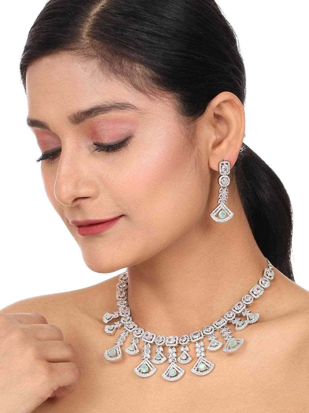 Dazzling Ad Stone Necklace Set