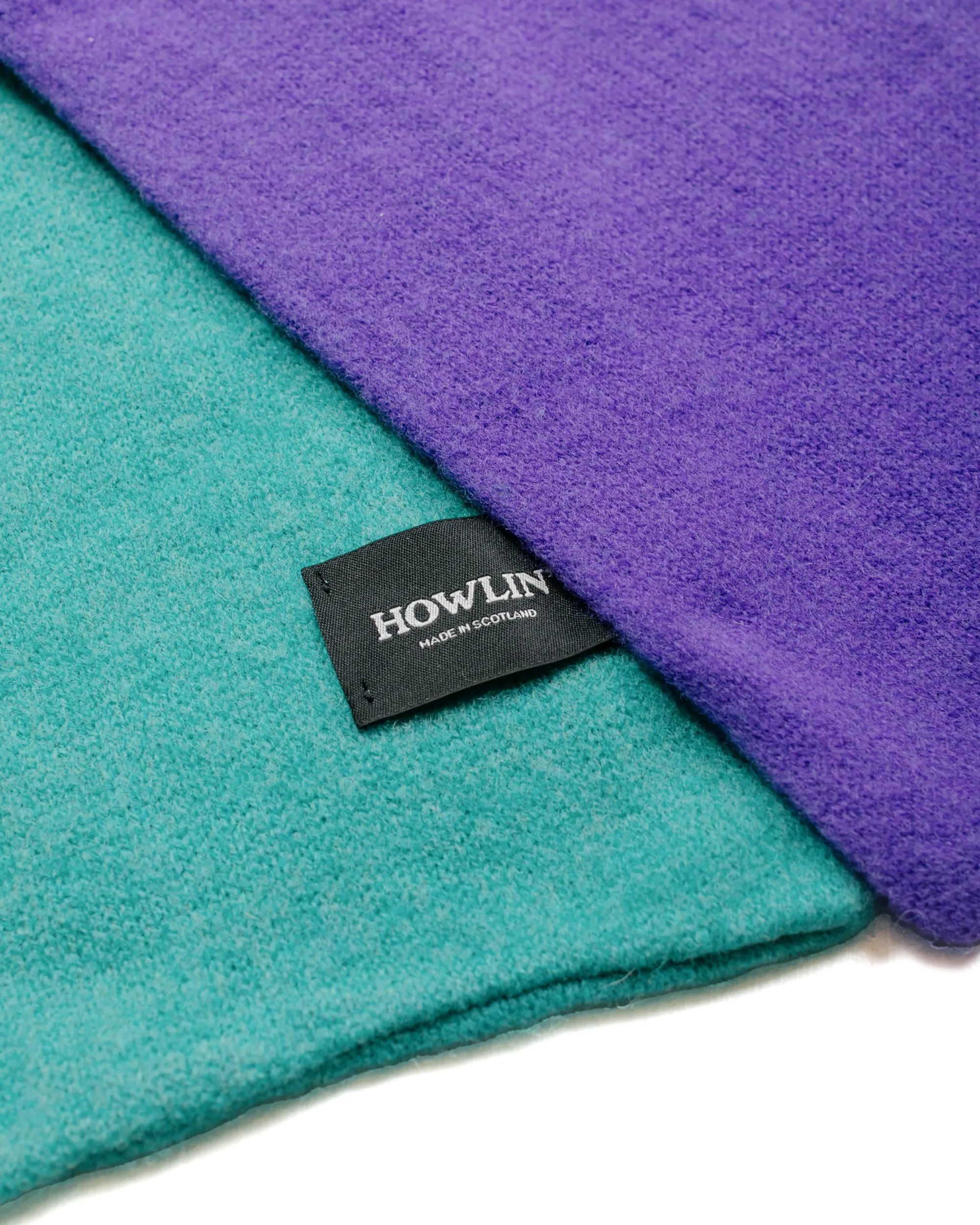 Howlin' Laser Attack Scarf Violet Eyes