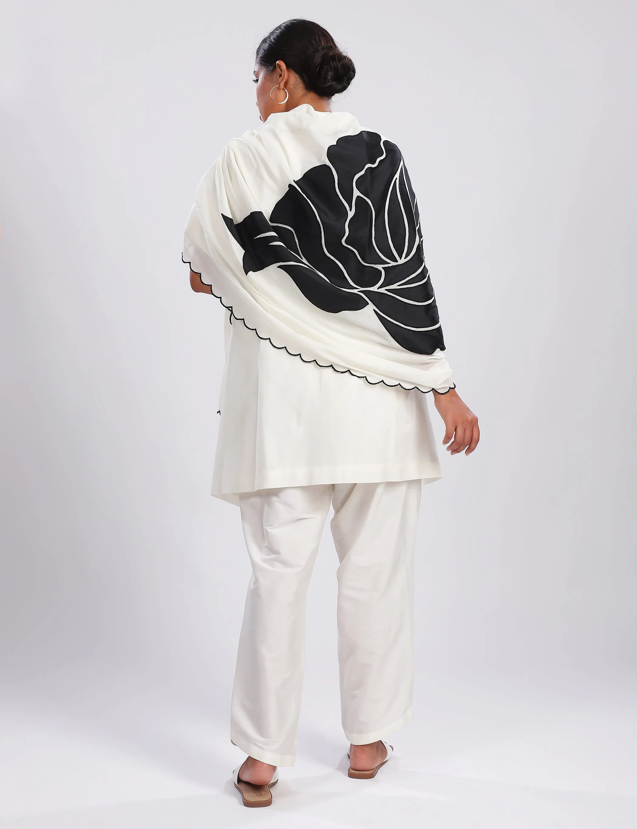 Ivory Bold  Abstract Floral Dupatta
