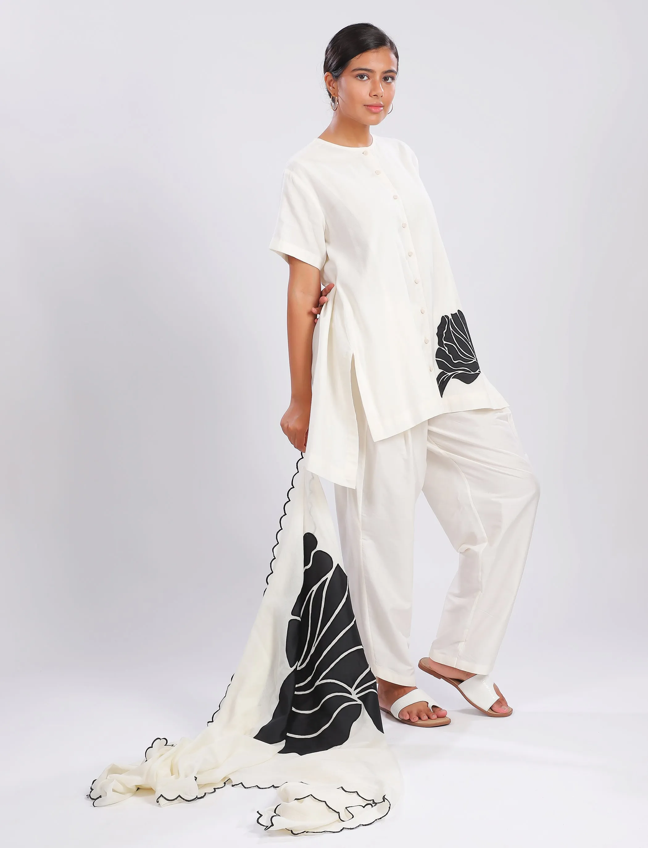 Ivory Bold  Abstract Floral Dupatta