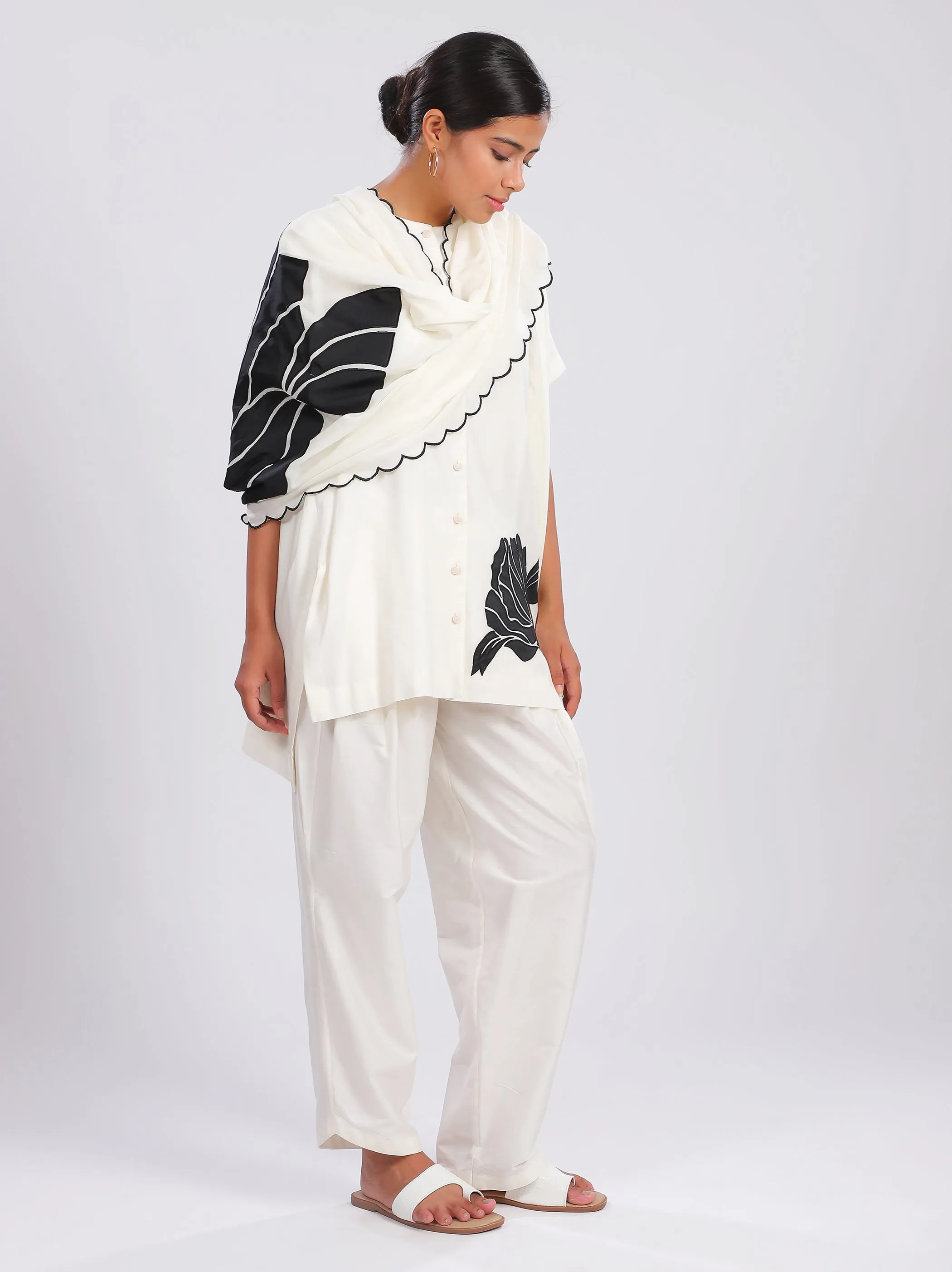 Ivory Bold  Abstract Floral Dupatta