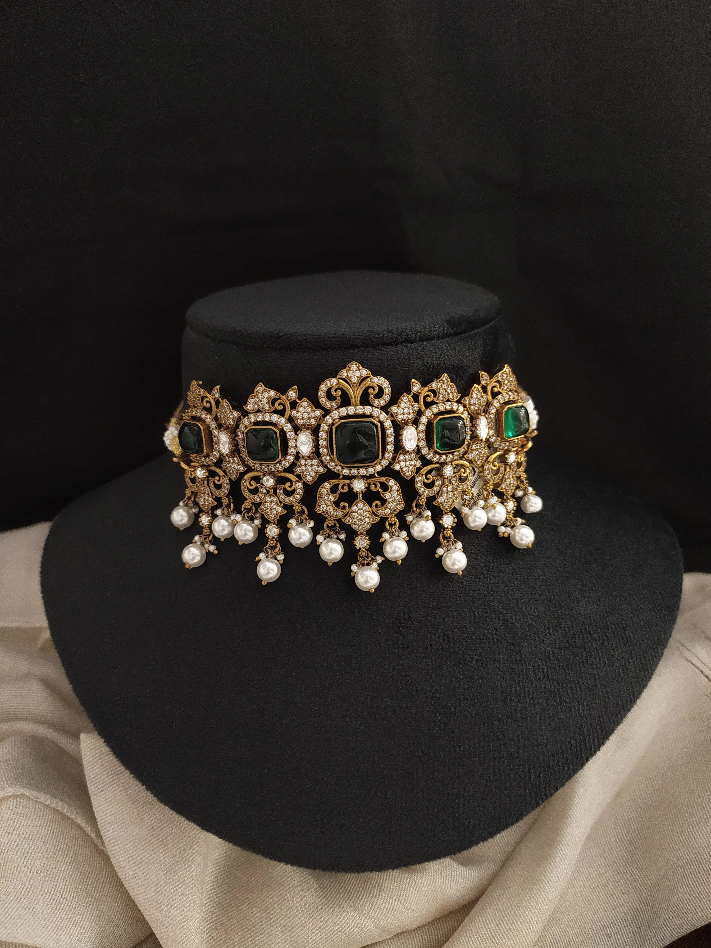 Latest Trending Victorian Choker Set Having Pearl Drops