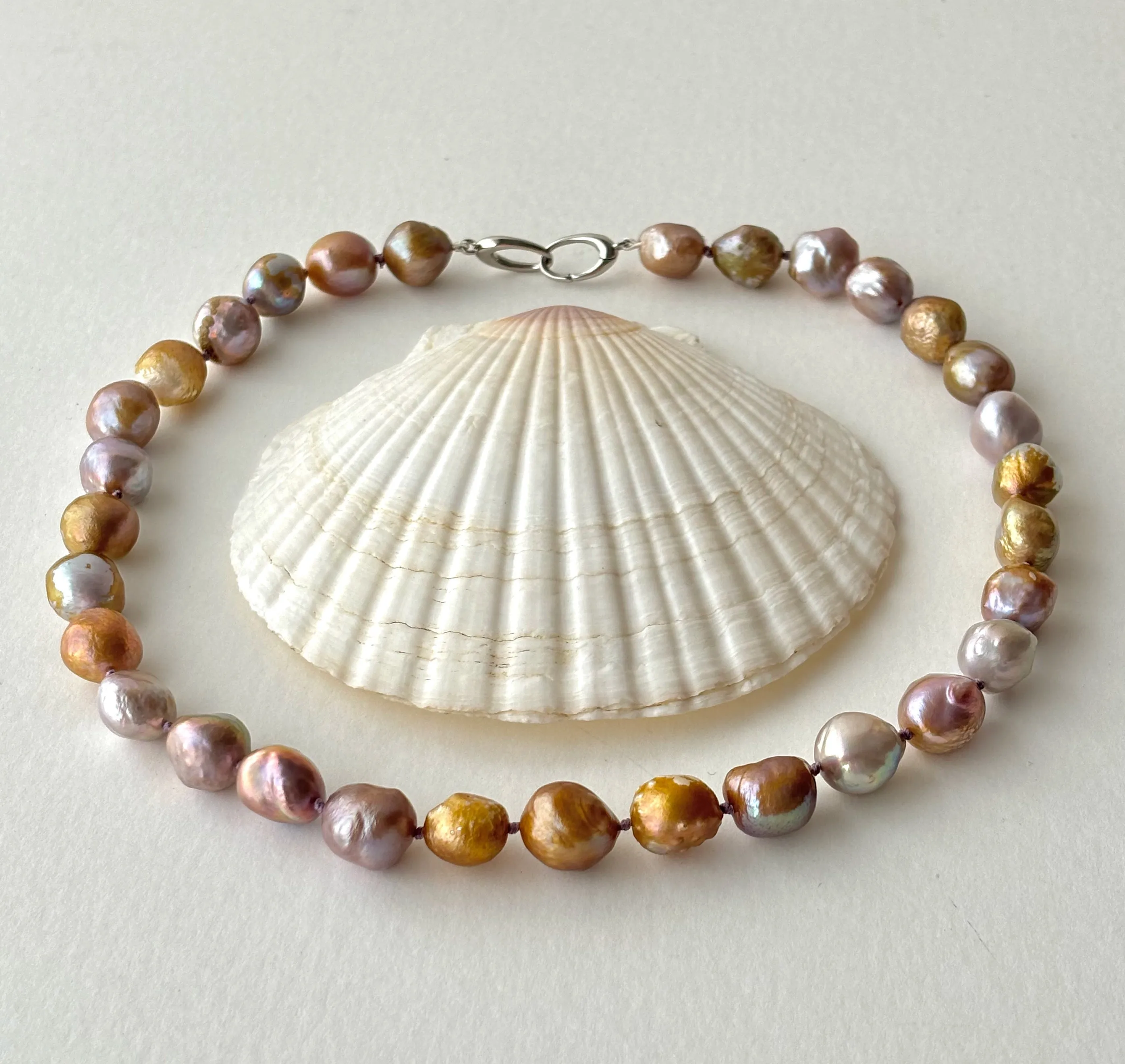 LAVENDER AND GOLD 18" NATURAL COLOR FRESHWATER NECKLACE