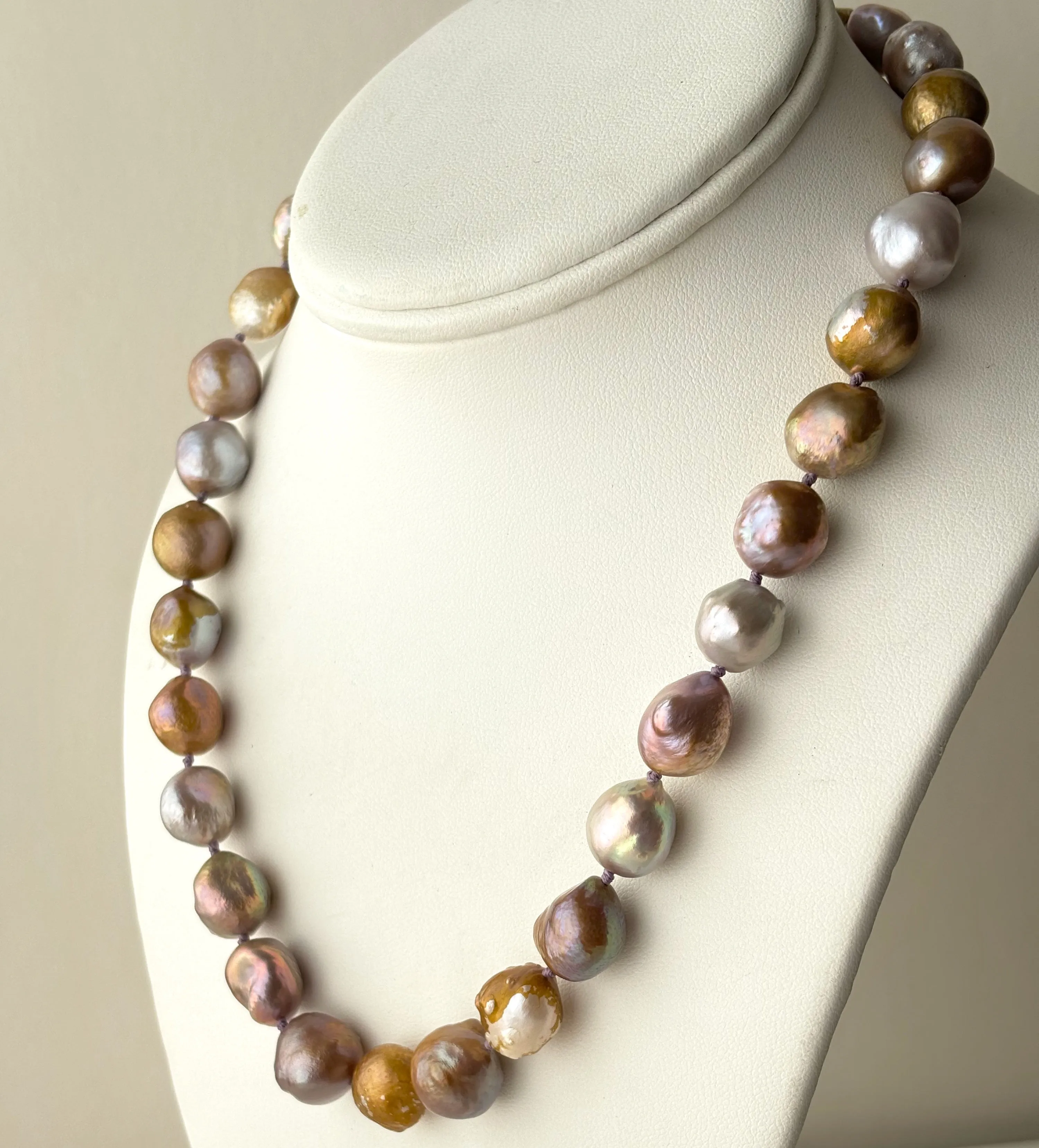 LAVENDER AND GOLD 18" NATURAL COLOR FRESHWATER NECKLACE