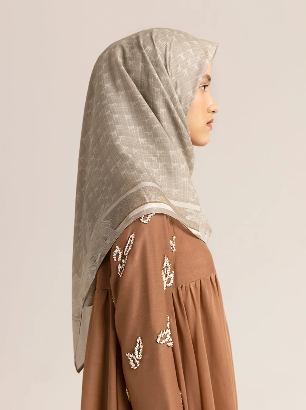 MONOGRAM SCARF EARL GREY