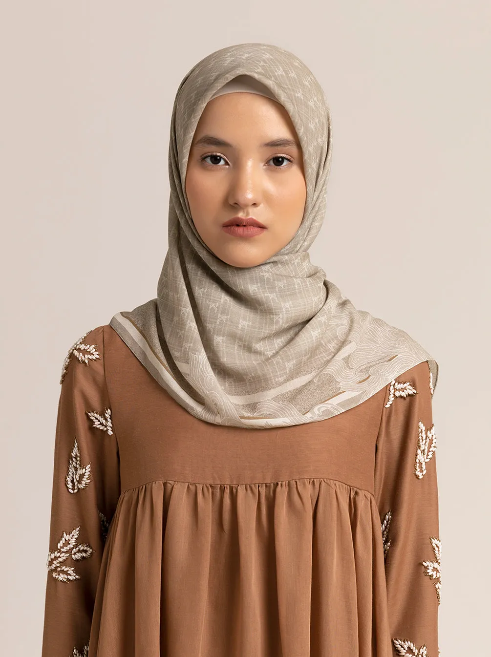 MONOGRAM SCARF EARL GREY