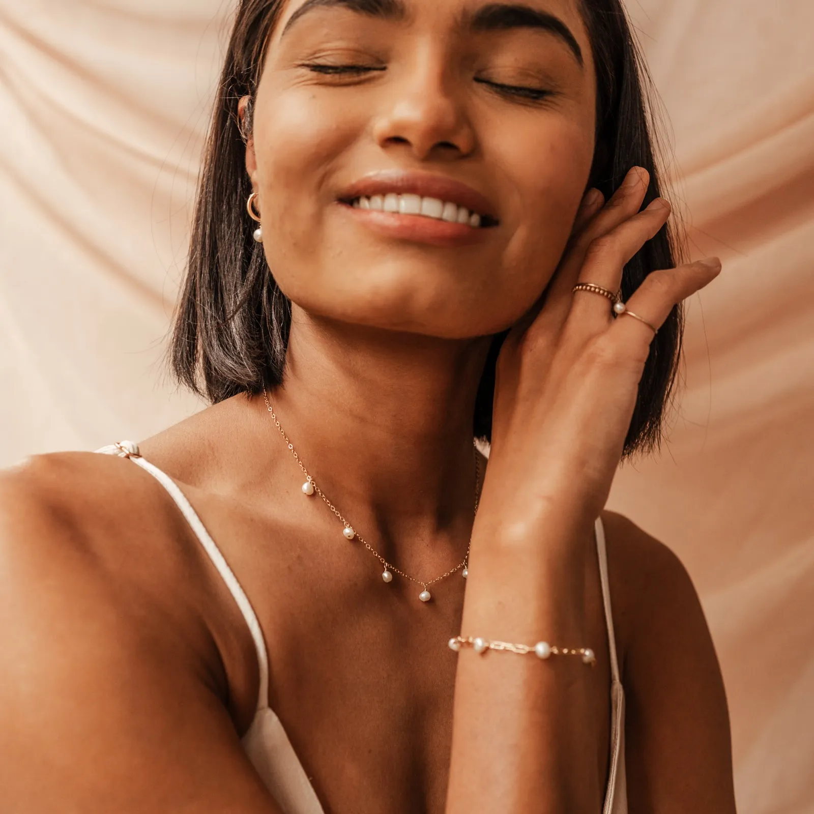 Ocean • Hanging Pearl Necklace