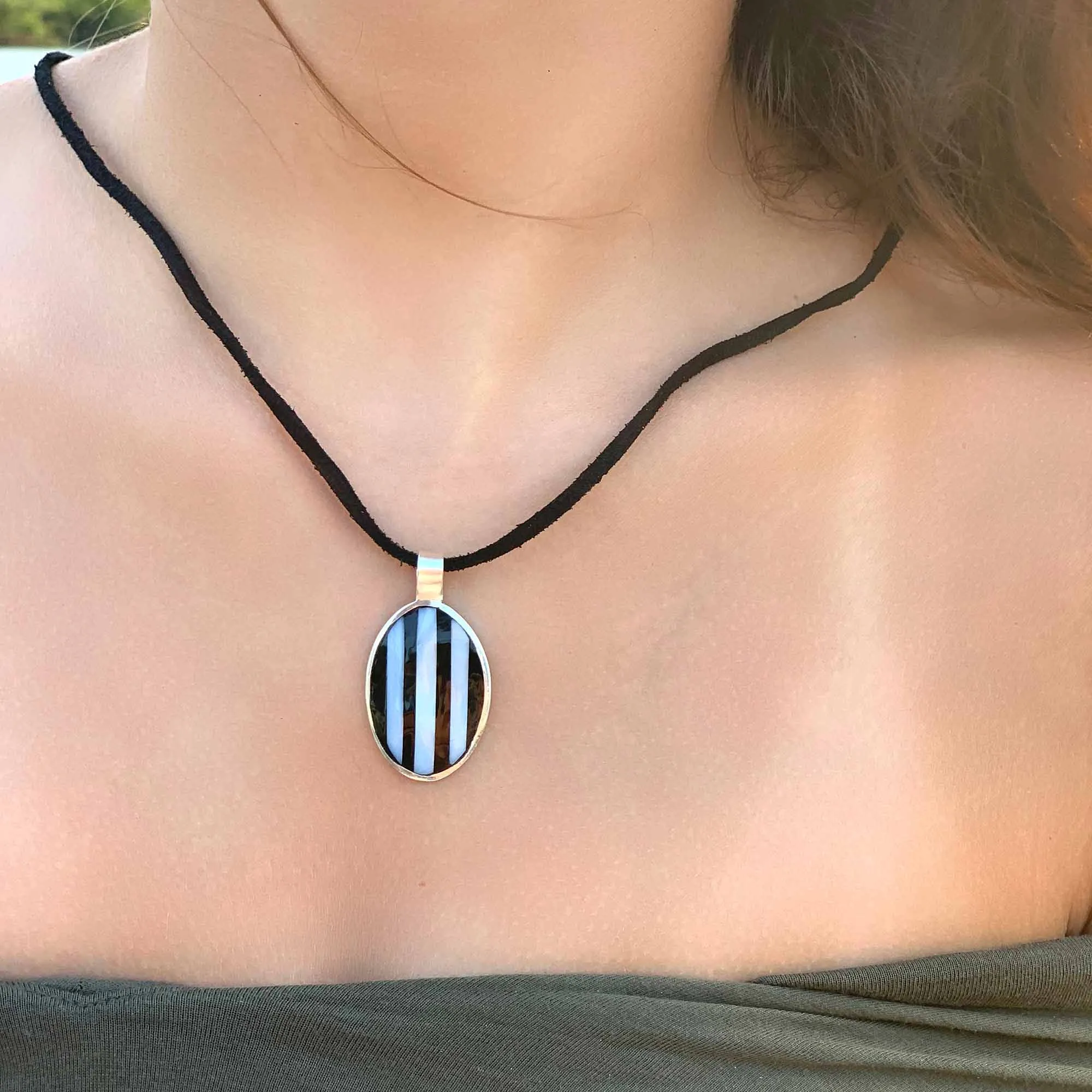 Pendant Alabalone and Black Stripe