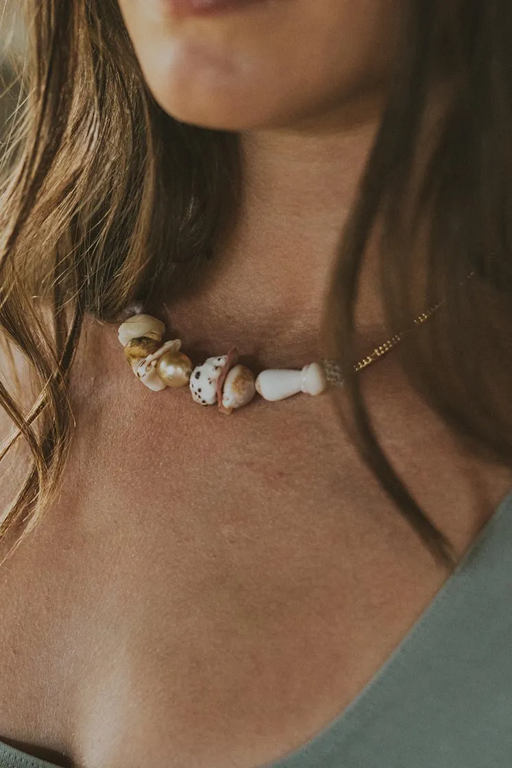 Shell Lei Choker - South Seas Pearl